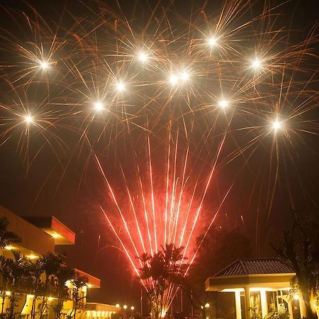 Tanjung Plaza Hotel Prigen Buitenkant foto