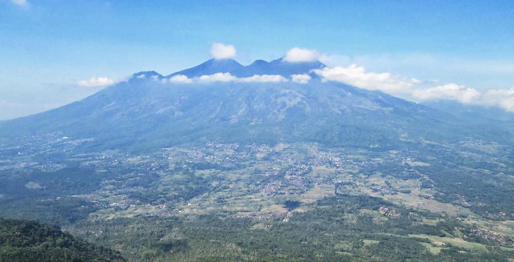 Tanjung Plaza Hotel Prigen Buitenkant foto